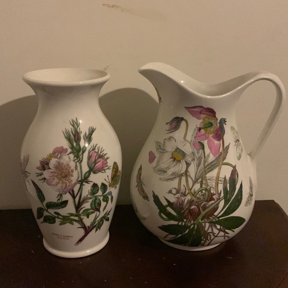 The Botanical Gardens pitcher and Vase